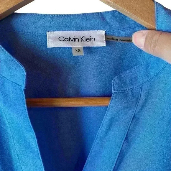 Calvin Klein Women's Royal Blue Roll Up 3/4 Sleeves Button Down Blouse Shirt XS - Picture 3 of 16